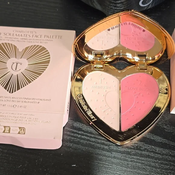 Charlotte Tilbury Gold and Pink Heart Face Palette - Picture 3 of 3